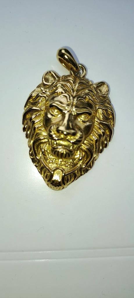 Pendentif acier tête de lion 🦁 Guess Article vendu ✅️, Enlèvement, Neuf