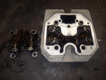 cylinderkoppen moto guzzi lario  V65 cylinder head beschikbaar voor biedingen