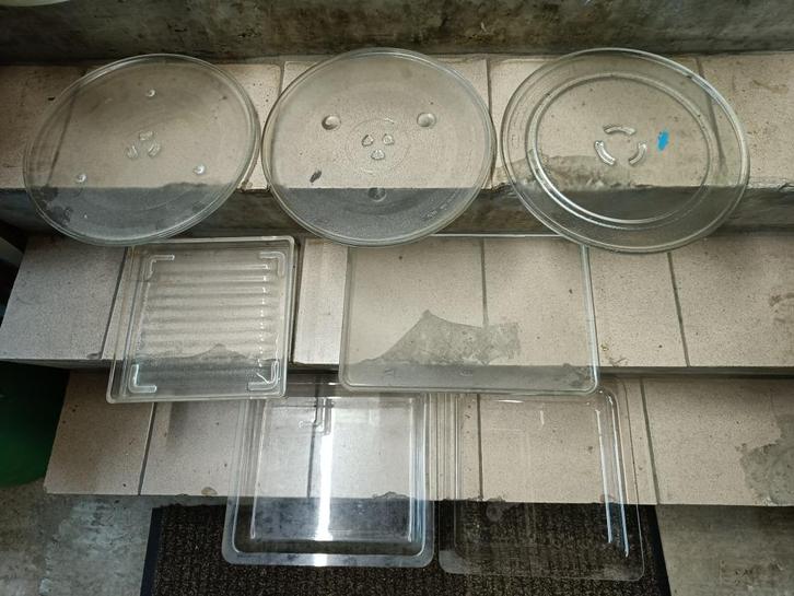 Diverse ronde en rechthoekige glazen microgolf oven schalen, Elektronische apparatuur, Microgolfovens, Gebruikt, Microgolfoven