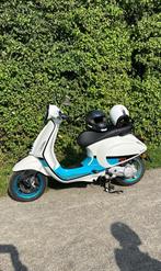 Vespa Primavera 50CC B klasse, Fietsen en Brommers, Ophalen, Overige modellen, Benzine, 50 cc