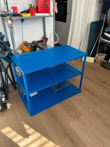 Platsa kast Ikea, Enlèvement
