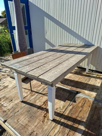 Steigerhouten tafel  beschikbaar voor biedingen