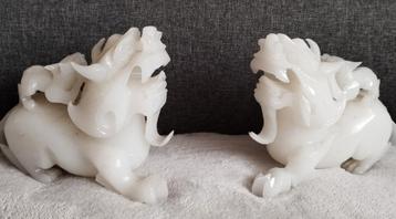 Statues Dragons/2/Jade Blanc (?)/Lions Asiatiques/1 cassée