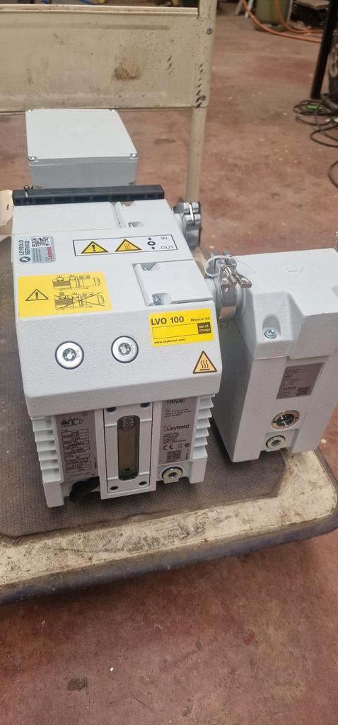 Leybolt trivac D16B 1ph, Zakelijke goederen, Overige Zakelijke goederen, Ophalen