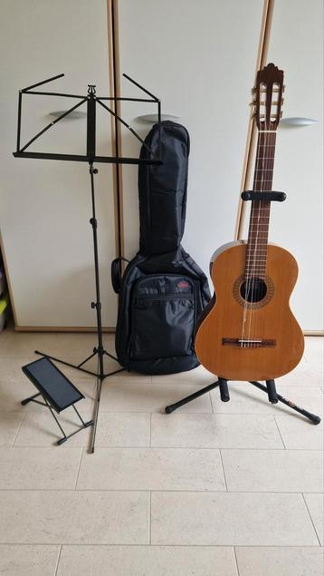 7/8 Altamira akoestische gitaar + toebehoren beschikbaar voor biedingen