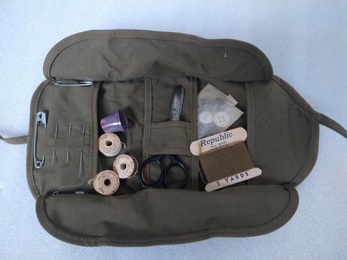 US WW2 GI housewife sewing Kit - Compleet New Old Stock NOS, Verzamelen, Militaria | Tweede Wereldoorlog, Landmacht, Overige typen