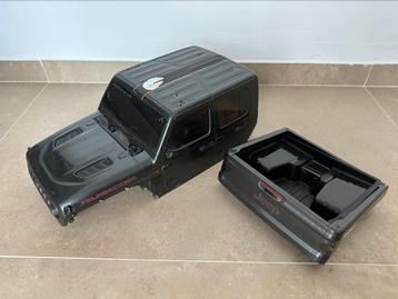 Axial gladiator body beschikbaar voor biedingen