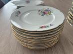 Eetservies met bloemtjesmotief en gouden rand, Antiek en Kunst, Ophalen