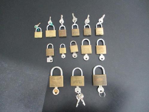 lot koperen hangsloten 14 stuks, Motoren, Accessoires | Sloten, Gebruikt, Ophalen