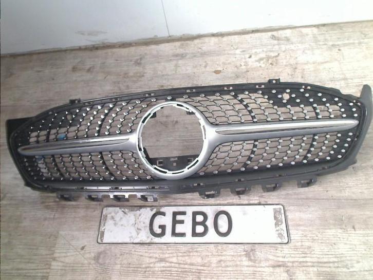 GRILLE Mercedes-Benz CLA (118.3) (01-2019/-), Auto-onderdelen, Carrosserie, Mercedes-Benz, Gebruikt