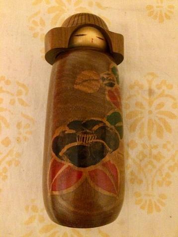 Japanse Kokeshi-pop beschikbaar voor biedingen