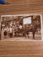 oude foto mensen met kar met paard, Gebruikt, Foto, Ophalen of Verzenden, Voor 1940