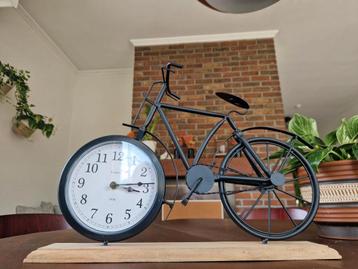 Klok in fiets beschikbaar voor biedingen