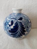 Vase  japonais sous couverte bleu porcelaine d'Arita 12.50cm, Enlèvement ou Envoi