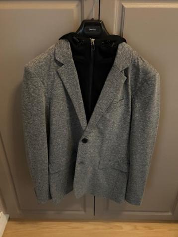 SportieveBlazer met capuchon nooit gedragen beschikbaar voor biedingen