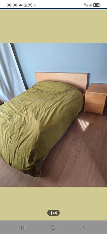 Volledige slaapkamer beschikbaar voor biedingen