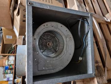 Motor met ventilator  beschikbaar voor biedingen