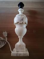 Pied de lampe en albâtre., Enlèvement, Utilisé