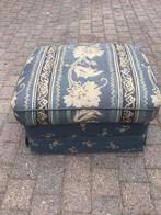 Decoratieve poef, Ophalen, Gebruikt, Rechthoekig, 50 tot 75 cm