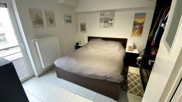 Chambre à coucher disponible aux enchères