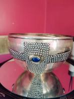 Handgemaakte grote zilveren schaal met Lapis Lasuli,  Urart, Enlèvement ou Envoi, Argent