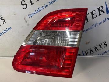 Achterlicht rechts van een Mercedes B-Klasse beschikbaar voor biedingen
