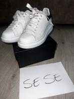 Orginele Alexander mcQueen sneakers 37, Kleding | Dames, Schoenen, Ophalen of Verzenden, Gedragen, Wit, Sneakers