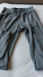 Nike trainings / joggings broek maat M dry fit, Kleding | Heren, Broeken en Pantalons, Maat 48/50 (M), Nike, Ophalen of Verzenden