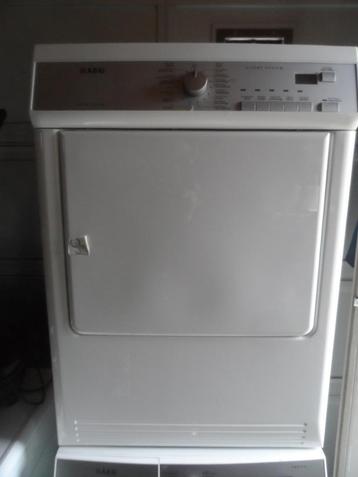 Wasmachine en Droogkast   beschikbaar voor biedingen