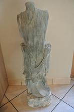 Vrouwelijke buste sculptuur, Ophalen