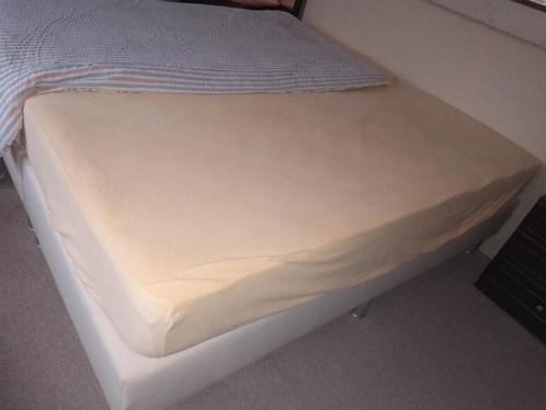 Nog zo goed als nieuw,

er is maar 3x ingeslapen.

', Huis en Inrichting, Slaapkamer | Boxsprings, Zo goed als nieuw, Ophalen