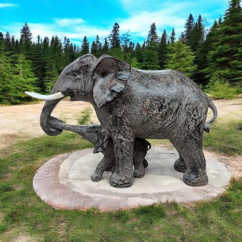 Staande olifant beeld met baby, Huis en Inrichting, Woonaccessoires | Boeddhabeelden, Nieuw, Ophalen of Verzenden