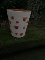Vaas met hartjes, Huis en Inrichting, Woonaccessoires | Vazen, Ophalen, Steen, Zo goed als nieuw, Minder dan 50 cm