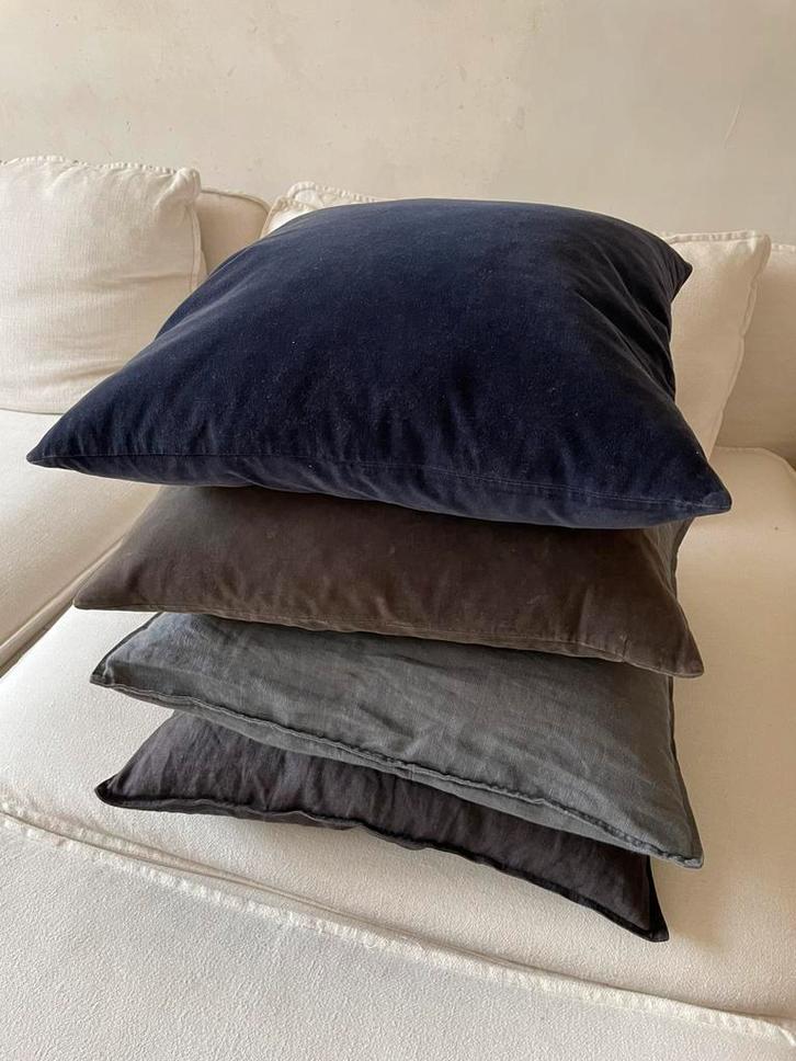 Vier kussens H&M Home, Huis en Inrichting, Woonaccessoires | Kussens, Zo goed als nieuw, Grijs, Vierkant, Ophalen of Verzenden