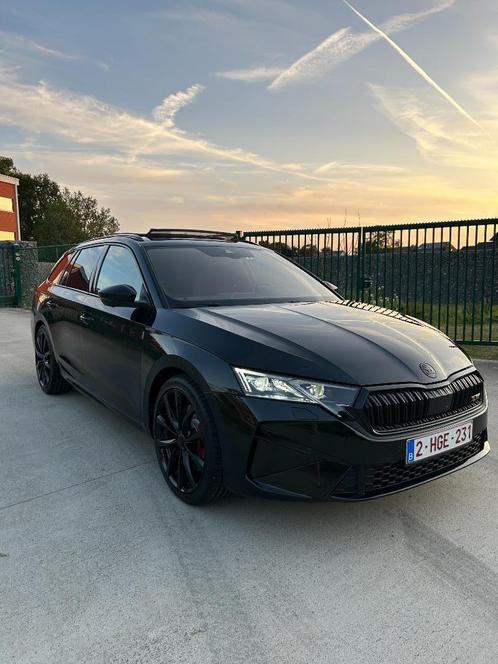 Skoda Octavia Combi RS 2.0 TSI / DCC / Full Black / 2500km, Auto's, Skoda, Particulier, Octavia, 360° camera, ABS, Achteruitrijcamera