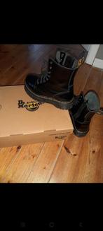 Dr Martens, plateforme,  de couleur noire, pointure 38, Kleding | Dames, Zo goed als nieuw, Ophalen