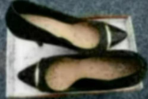 Escarpins noirs / dorés à talons 39 NEUFS, Kleding | Dames, Schoenen, Nieuw, Pumps, Zwart, Ophalen of Verzenden