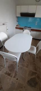 Table à manger ovale robuste avec 4 chaises assorties de cou, Maison & Meubles, Tables | Tables à manger, Enlèvement