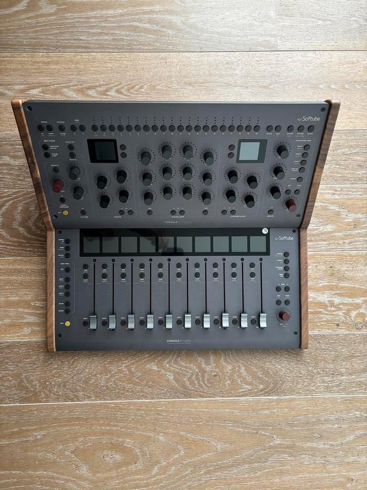 Softube Console MK3 ( Channel / Fader / Stand), Muziek en Instrumenten, Midi-apparatuur, Zo goed als nieuw, Ophalen