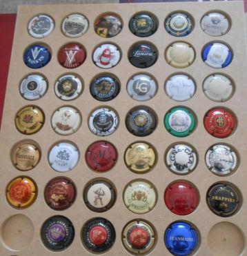 lot A van 40 champagne capsules - 6 euro beschikbaar voor biedingen