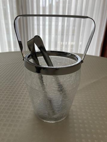 Vintage ijsemmer beschikbaar voor biedingen