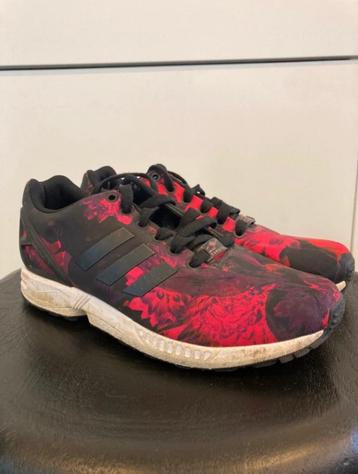 Basket Adidas fleurs rose taille 39 disponible aux enchères