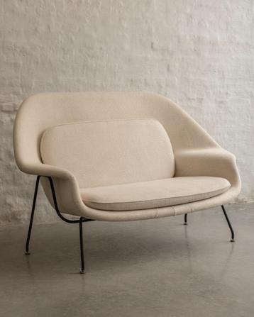 Saarinen Womb Settee 1 ste productie beschikbaar voor biedingen