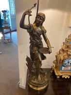 Mooi oud bronzen beeld met lamp en draaisokkel, Antiek en Kunst, Ophalen, Brons