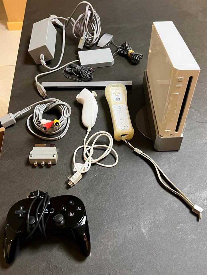 Nintendo Wii, Games en Spelcomputers, Spelcomputers | Nintendo Wii, Gebruikt, Met 2 controllers, Ophalen