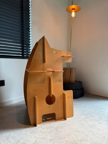 Vintage kinderstoel beschikbaar voor biedingen