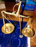 Weegschaal retro /vintage koper kleurig met alle gewichtjes, Antiek en Kunst, Ophalen of Verzenden, Koper