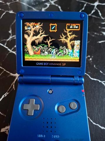 Gameboy Advance SP Pokémon-editie + IPS-scherm + 1.000 games, Games en Spelcomputers, Verzenden, Zo goed als nieuw, Avontuur en Actie