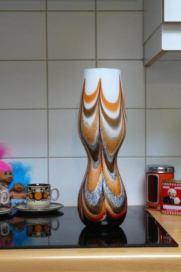 VINTAGE vaas MURANO bruin/wit/oranje gevlamd PUNTGAAF beschikbaar voor biedingen