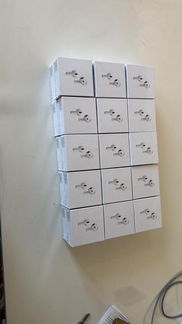 AirPods 4 anc beschikbaar voor biedingen